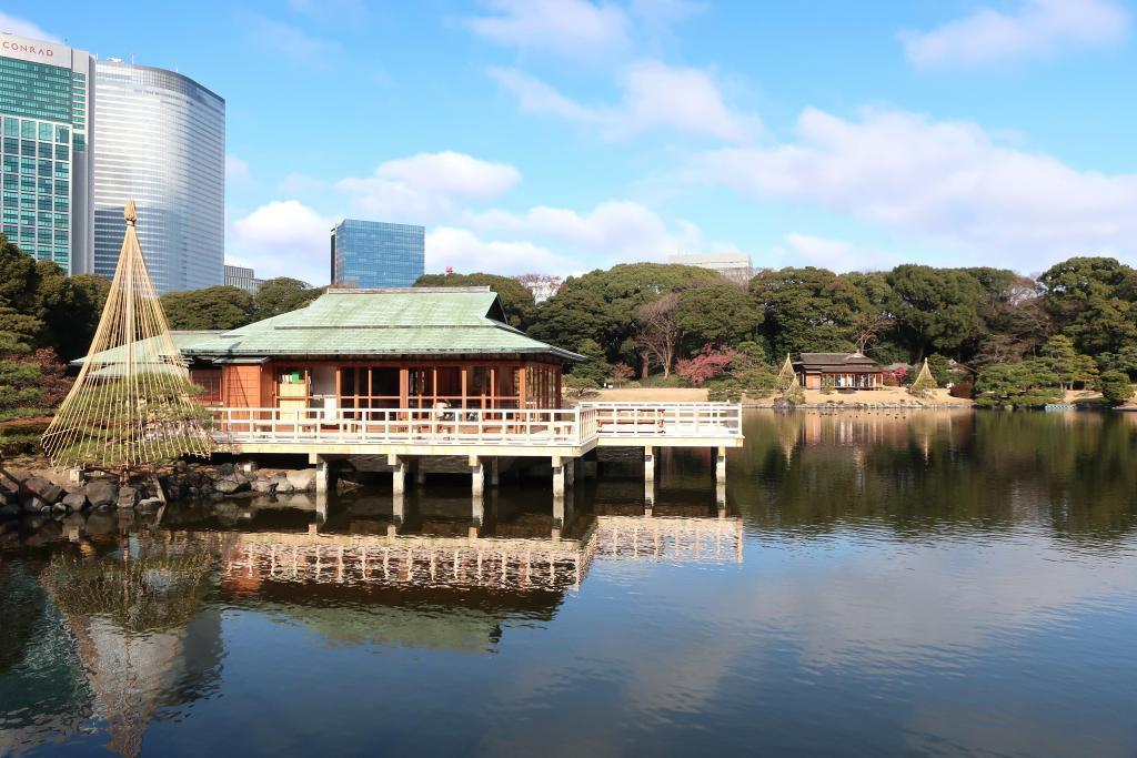  New Year's decoration of Hamarikyu Onshi Garden