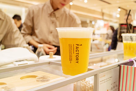  [Ginza 6-chome] "10FACTORY" is the only shop outside the prefecture from Ehime, a citrus kingdom.