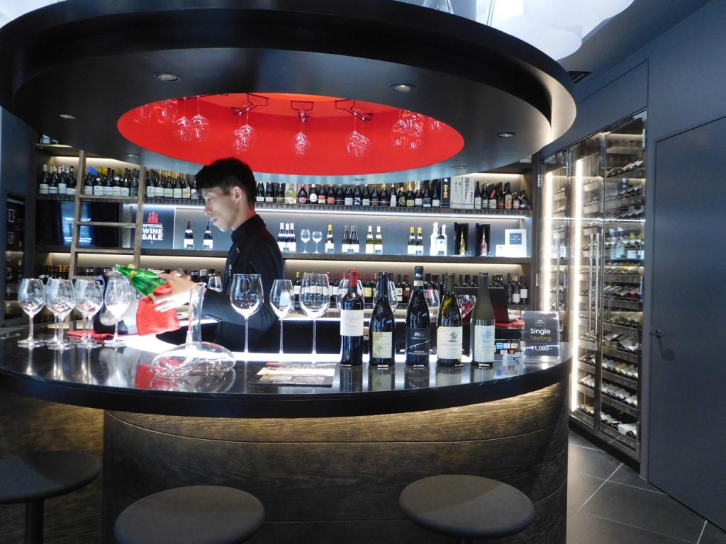  The taste of wine changes depending on the glass. ★Leedel Ginza store