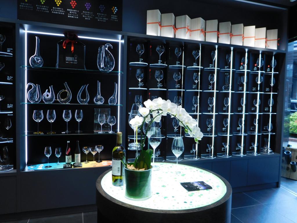  The taste of wine changes depending on the glass. ★Leedel Ginza store