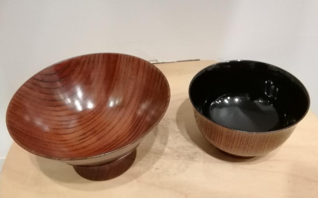 Left:　Rice bowl (meshiwan) 9,720 yen Right:　Children's bowl 9,720 yen ring island lacquered bowl Masataka Tsuji and Ryosuke Yaemon Two-person exhibition-Nihonbashi Kiya Honten izutuki-