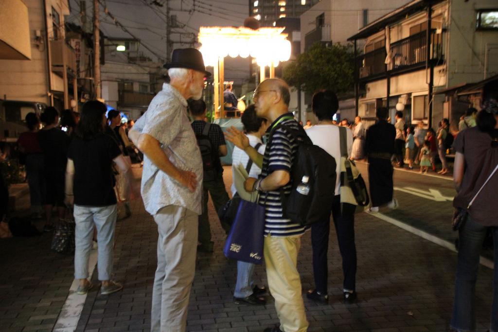 Spanish dance on a Spanish dance ride! Experience interpreting for foreigners at "Tsukuda Island Bon Dance"