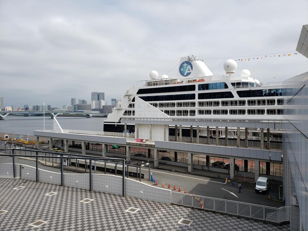  "Azamara Quest" was berthing at Harumi Wharf.