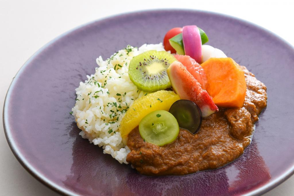 THE HOUSE curry with autumn fruits (with fruit soup) 1,760 yen (tax included) Ginza Main Store Relocated and opened, and cafe restaurant "K.MINAMOTO" opened ~ Soke Genkichichoan Ginza Main Store ~