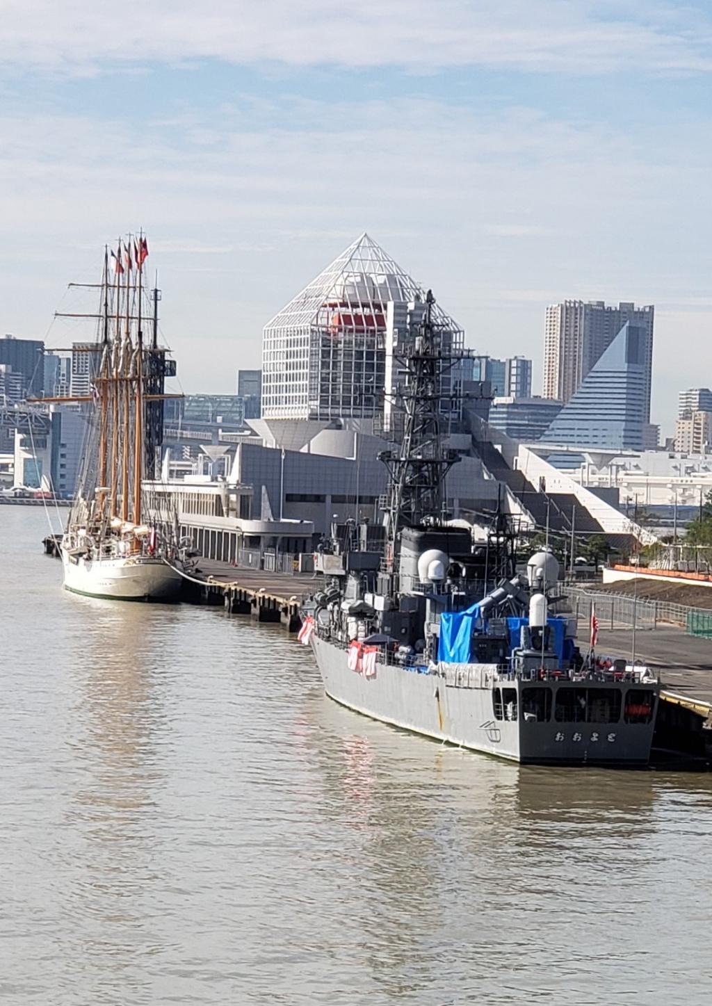  Harumi Wharf and Mount Fuji from Toyosu Ohashi