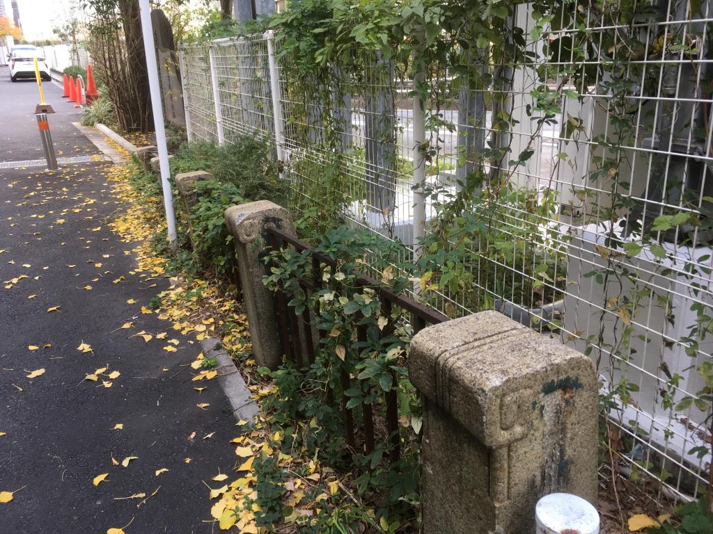  Walk along the ruins of the Tsukiji River!
