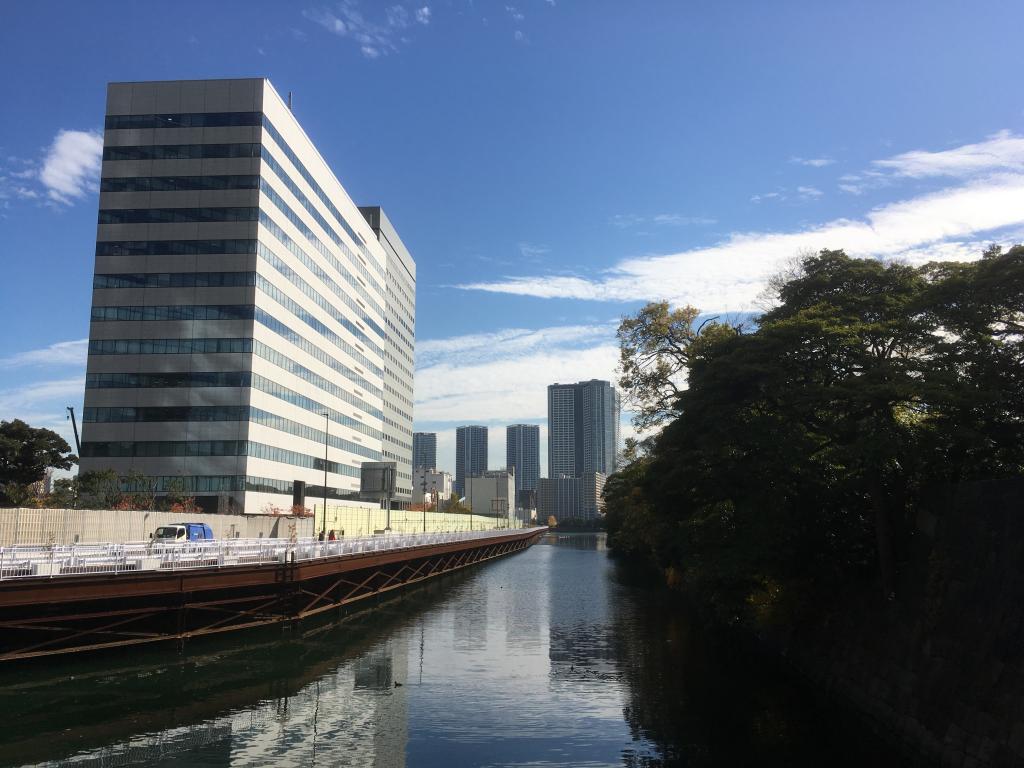  Walk along the ruins of the Tsukiji River!
