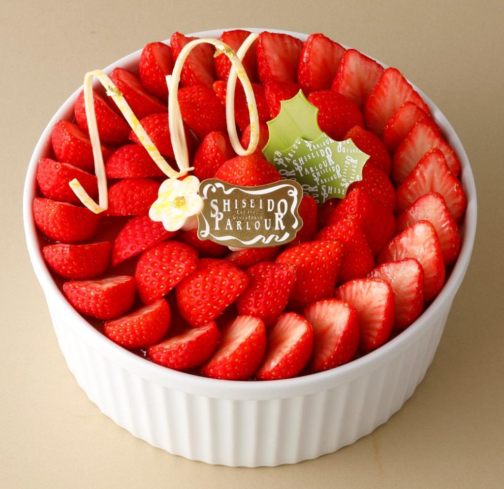 11,880 yen (tax included): 19cm in diameter x 8cm in height (cocot part) Christmas cake 2019
　~ Shiseido Parlour Ginza Main Store Shop ~