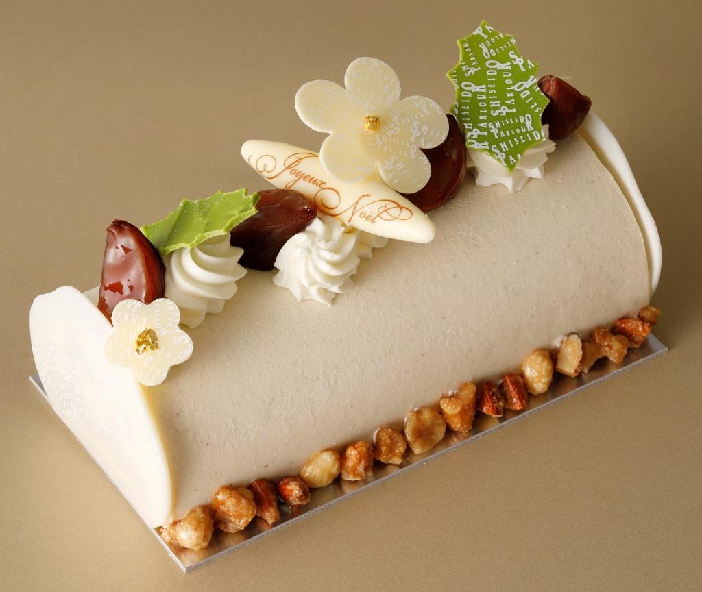 "Bush Dunoer Marron" 5,940 yen (tax included): 9cm long x 17.5cm wide x 9cm high (excluding the chocolate part of the decoration) Christmas cake 2019
　~ Shiseido Parlour Ginza Main Store Shop ~