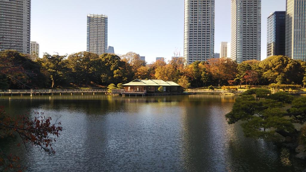 Until the best time to see the autumn leaves in Hamarikyu I went to Hamarikyu in stamp rally.