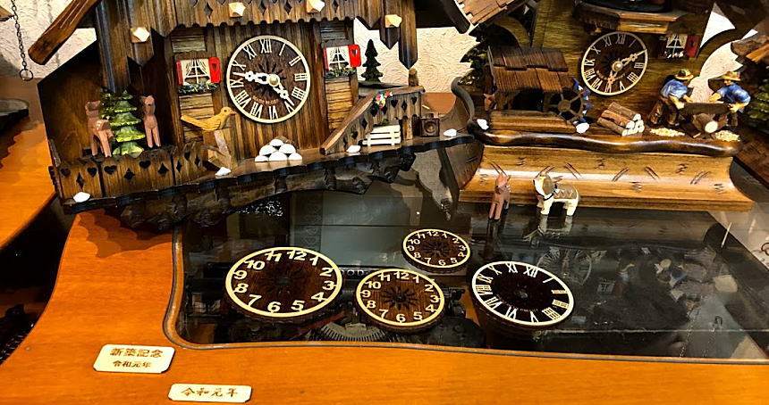 Introduction of shops Beautiful dove clock in black forest @Nihonbashi Yokoyama-cho